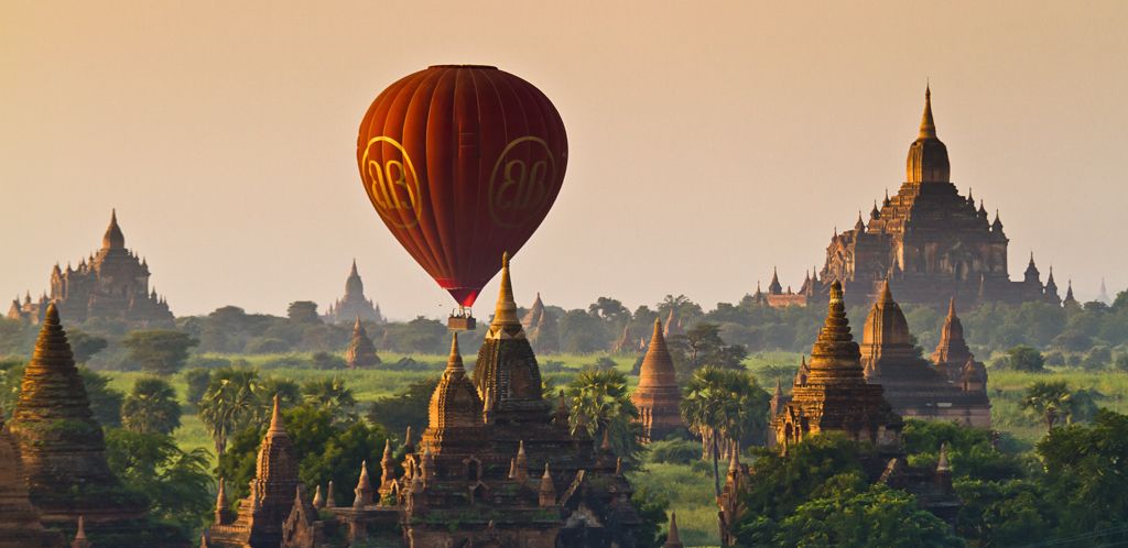 Let balónom ponad Bagan