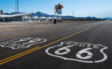 Matka silnic: Legendární Route 66 lemují i cadillaky zahrabané v zemi