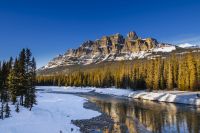 Scénický výhled na tzv. Castle Moutain v parku Banff