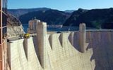 Fascinující Hooverova přehrada: Její 220 metrů vysoká hráz tuhne už 80 let