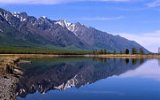 Jezero Bajkal je fascinující oko Sibiře, které v průběhu roku mění barvu