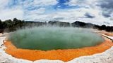 Podívejte se na taháky parku Rotorua: Na mýdlový gejzír a šampaňské jezero