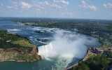 Šílenci v sudech a ohromující proud. Vítejte u Niagarských vodopádů