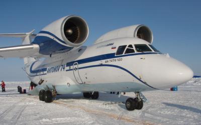 North Pole | Antonov - přistávací dráha na základně Barneo