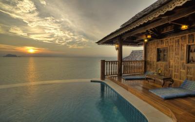 royal_grand_pool_villa_suite-balcony1
