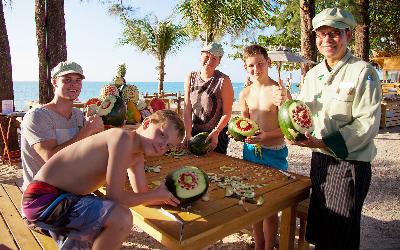 09-Fruit-Carving
