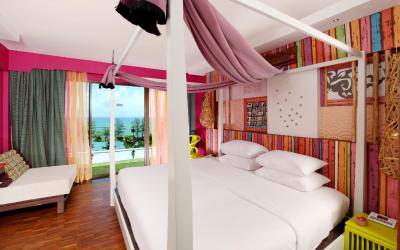 patong_beach_hotel_-_deluxe_room_sunset_wing_fishermans_village_theme_1