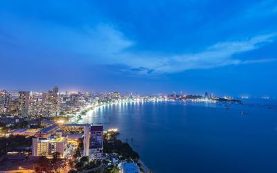 pATTAYA AT NIGHT