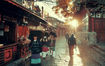 bigstock-Lijiang-CHINA--DEC--Street-114580367