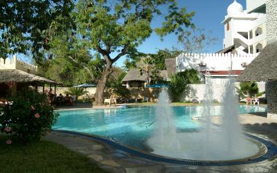 Zadný bazén | Bamburi Beach Hotel