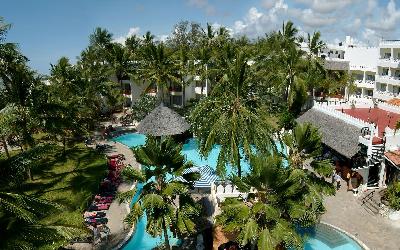 Hlavný bazén a hotelové budovy | Bamburi Beach Hotel