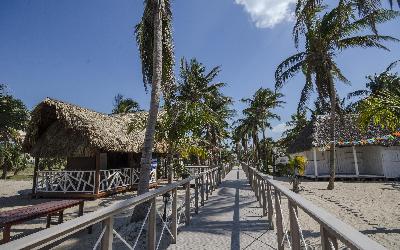 pasarela desde la playa