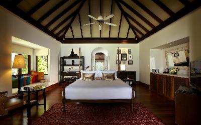 Beach Pool Residence - Master bedroom