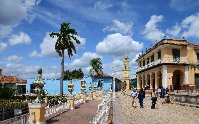 bigstock-Plaza-Mayor-Trinidad-de-Cuba--77347490