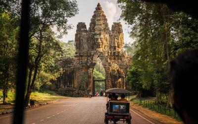 bayon gate