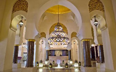 lobby s recepciou