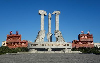 Severná Kórea | Pchjongjang_Monument to Party Founding