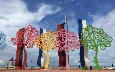 Nikaragua | Managua_Steel Trees