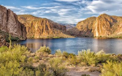 USA | jezerní kaskády na Apache Trail