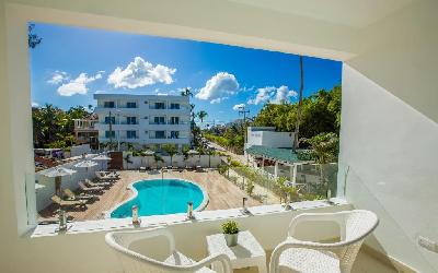 Double Beach pool view