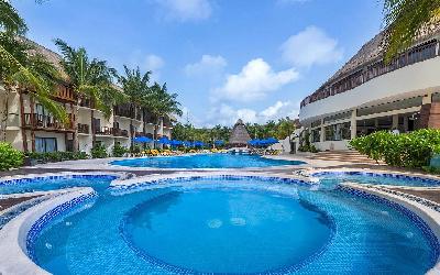 Pool with Whirpool Bathtub