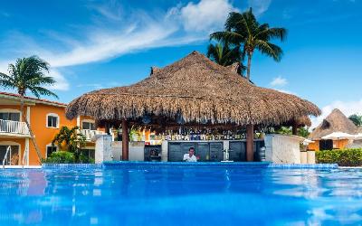 Swim-Up Pool Bar