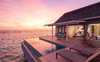 Thundi Water Villa at Sunset