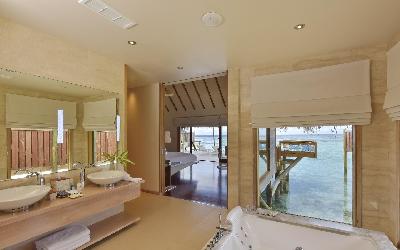 Premier Water Villa With Pool - Bathroom