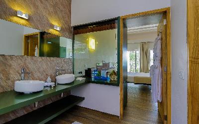 Beach Villa Bathroom