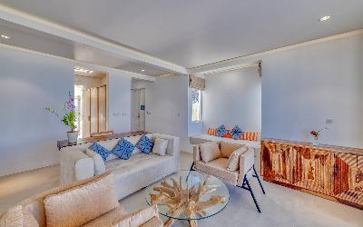 Grand Beach Suite Living Room