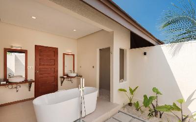 Beach Villa With Pool Open-air Bathroom