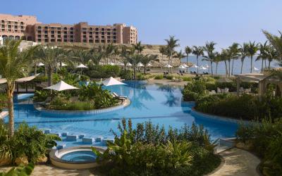 Al Bandar Hotel Pool