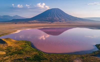 Jezero Natron a hora Ol Doinyo Lengai | Tanzánie