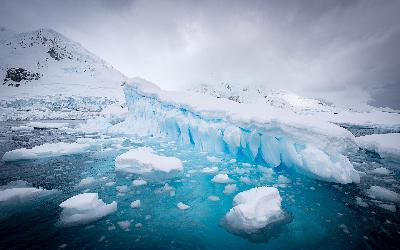 Hra modrých odstínů